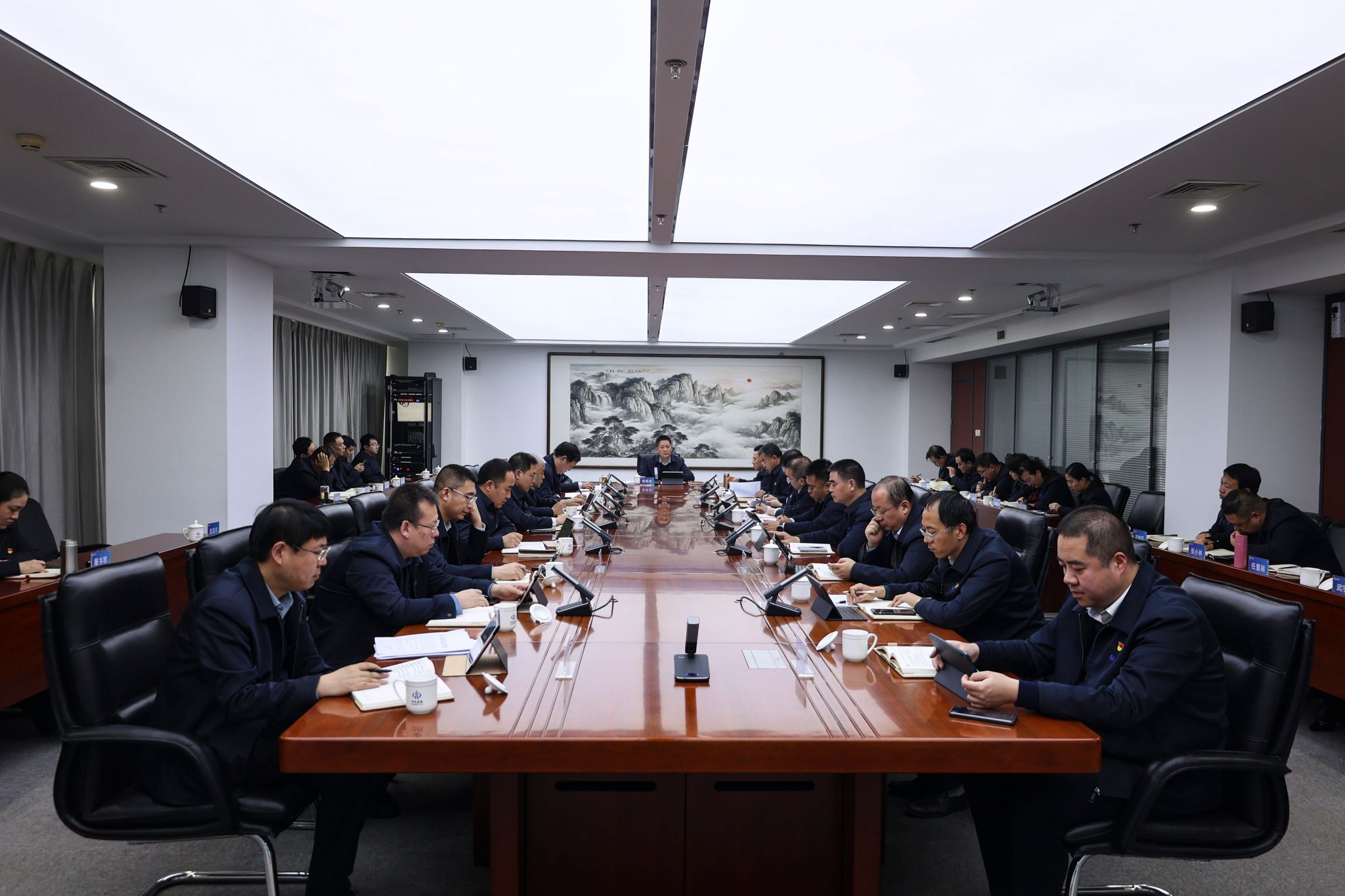 九游会真人第一品牌游戏合营集团召开党委理论学习中心组（扩大）学习会